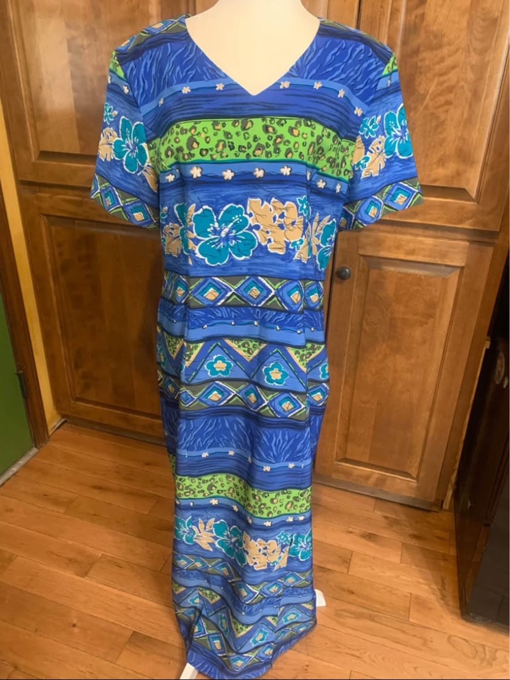 Sag Harbor Dress Women’s Blue Tropical Floral Maxi Sz 12 Excellent condition.